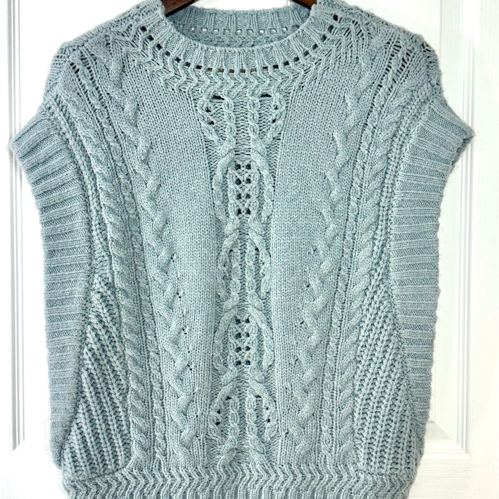 Women's Cable Knit Sweater Vest - Gray